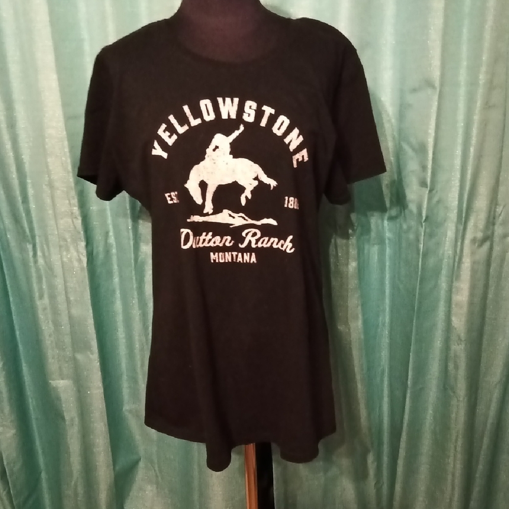 Yellowstone Dutton Ranch Black Short Sleeve Tee